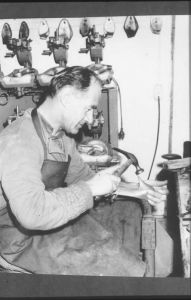 1938
Kees Gieling, schoenmaker, Westerhaven

