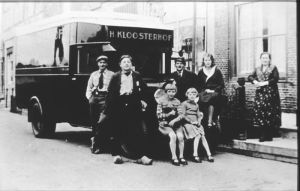 Fam H. Kloosterhof, bode dienst, Westerhaven
