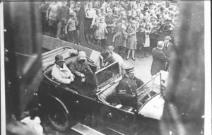 Vertrek hoge gasten naar elders
Keywords: koningin juliana prinses wilhelmina 1929