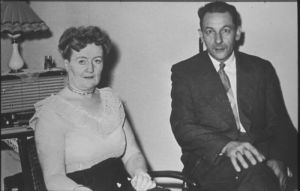 1952
Bakker Jan Kramer met zijn vrouw. Oosterhaven
