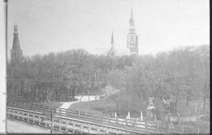 1920
Plantsoen, R.K begraafplaats, Bon. toren, R.K toren
