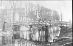 Jaren '20
Groene brug. Van Baenesingel naar Oostersingel. Gesloopt 1965.
