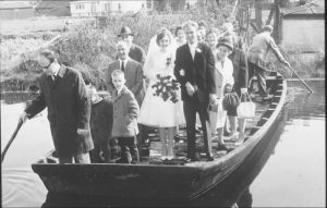 Huwelijk Jan Padberg-Lena Bobeldijk, achter Oostersingel

