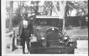 Taxi Piet Loos Hoogesteeg jaren '35/'55
