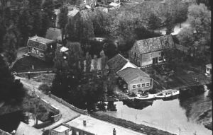 Hoogesteeg, "Ballenbrug", Garage Arie Loos,1948
