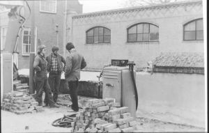 Jaren '90
Vernieuwing kademuur Oosterhaven
