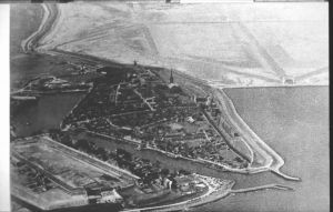 1931
Wieringermeer net droog gevallen.
