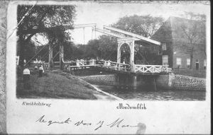 1900

