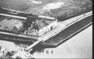 Kwikkels(e)brug draaibrug, Bijlsma, caf? Het Witte Huis 1950
