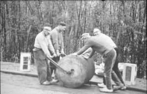 1968
Gemeente personeel op het Vooreiland. Links Ab Schaap, Jan Noordeloos, Koos Nutby en Geert Bethlehem.
