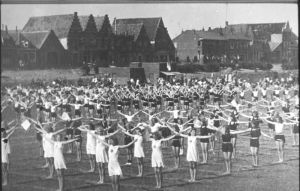 1938
Landelijke gymwedstrijden op het sportveld aan het Vooreiland.
