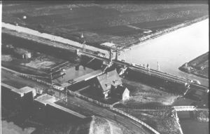 1933
Westersluis, Overlekerkanaal.
