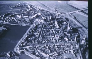 1935
