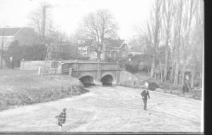 Baene brug winter 1963
Links PZ. En de pijp rookte nog
